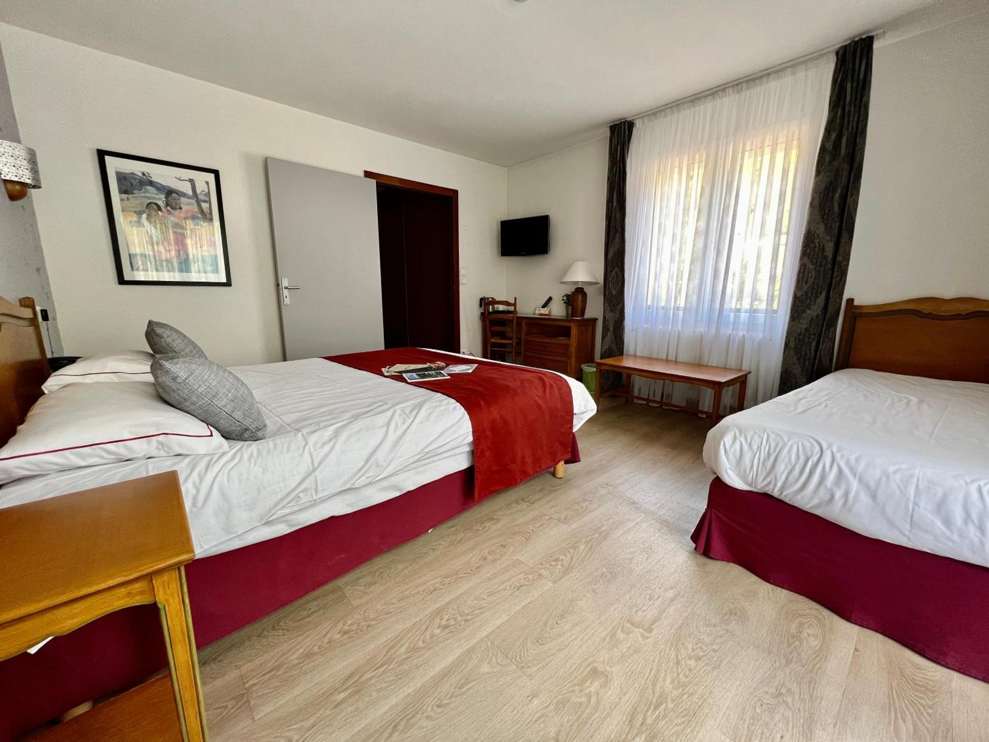 Logis Hotel, Chalets Et Restaurant Les Chatelmines لابْريسْ المظهر الخارجي الصورة
