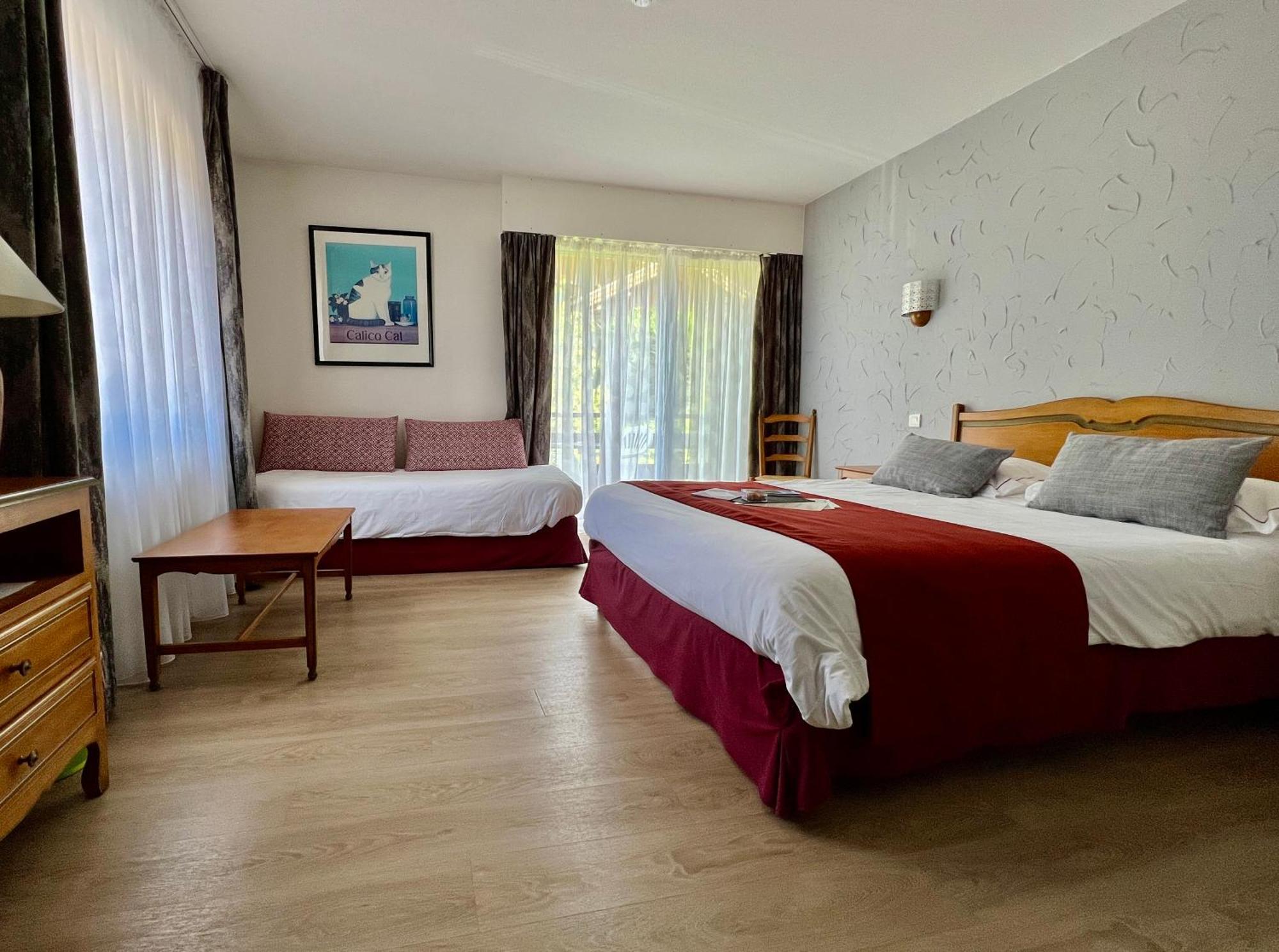 Logis Hotel, Chalets Et Restaurant Les Chatelmines لابْريسْ المظهر الخارجي الصورة