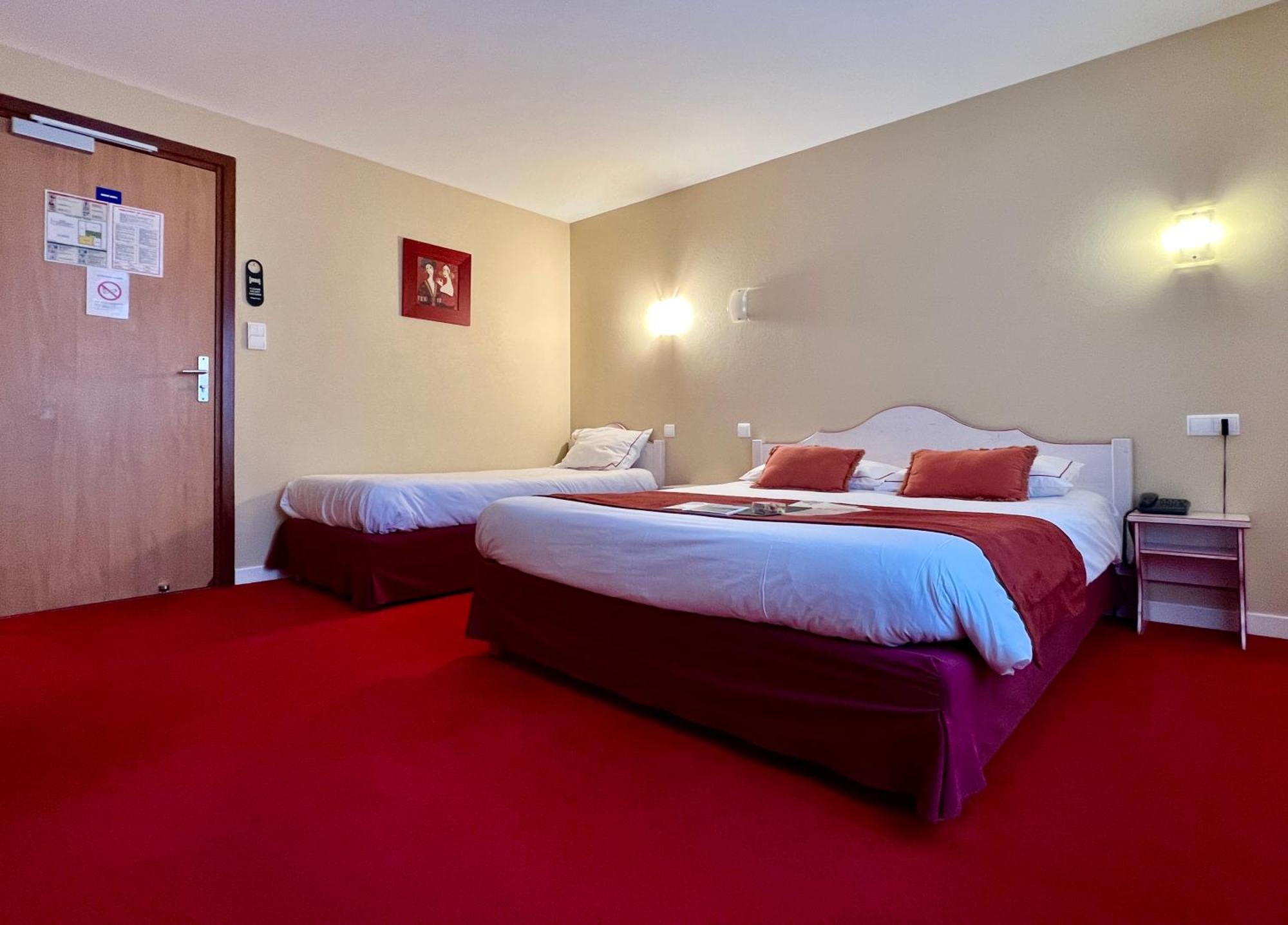 Logis Hotel, Chalets Et Restaurant Les Chatelmines لابْريسْ المظهر الخارجي الصورة