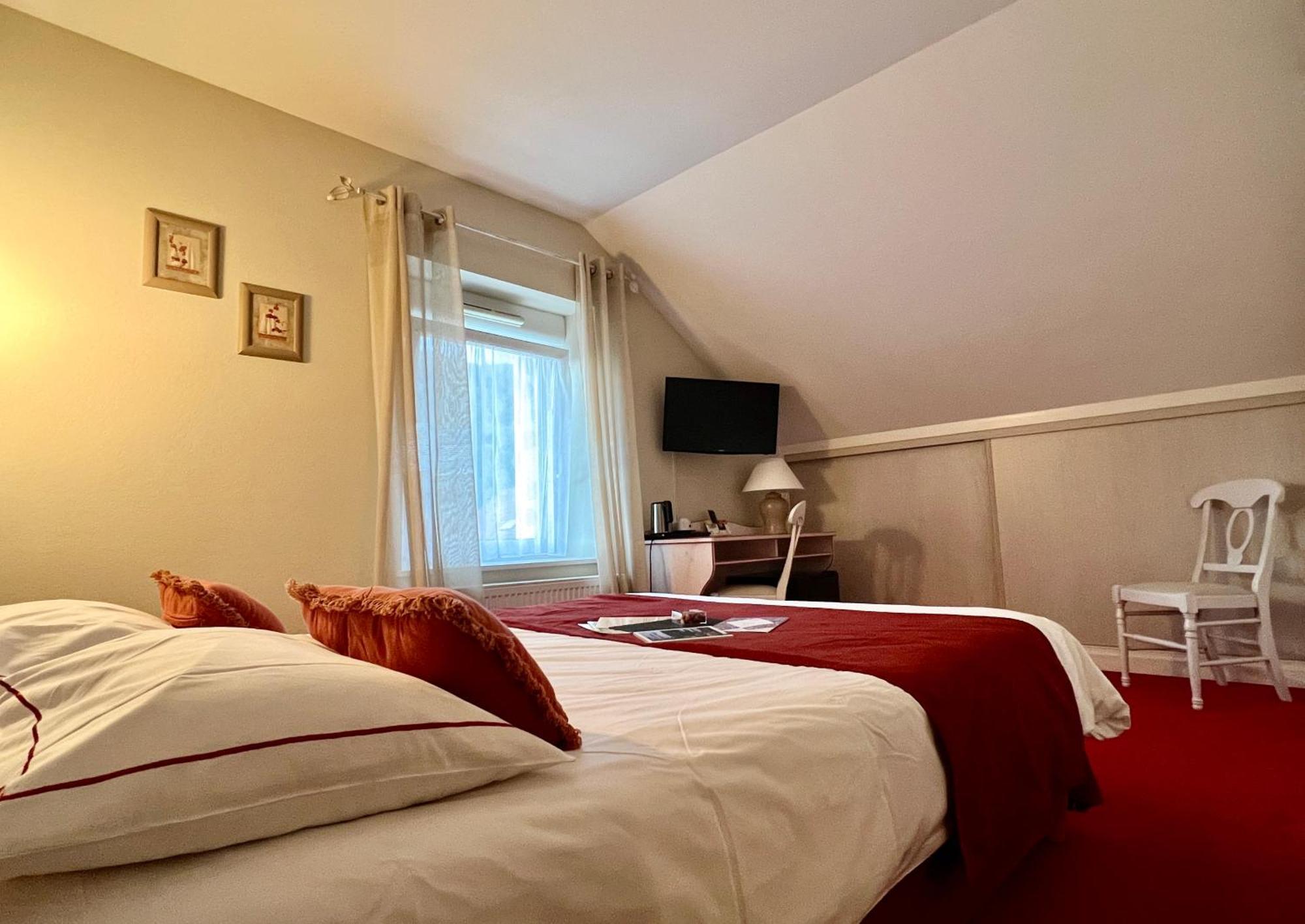 Logis Hotel, Chalets Et Restaurant Les Chatelmines لابْريسْ المظهر الخارجي الصورة