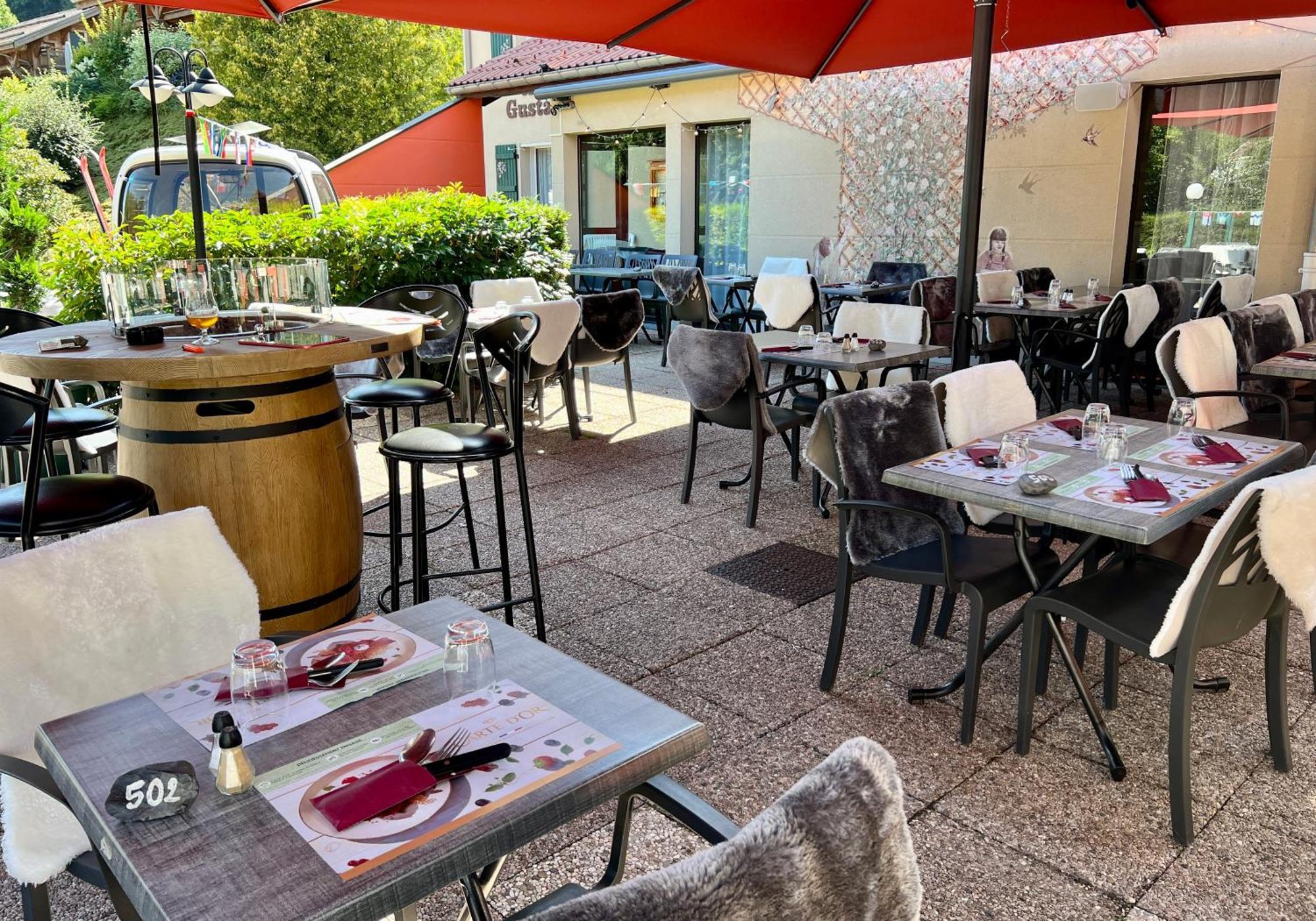 Logis Hotel, Chalets Et Restaurant Les Chatelmines لابْريسْ المظهر الخارجي الصورة