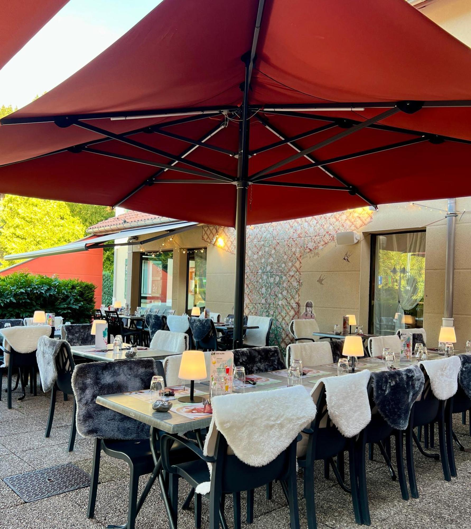 Logis Hotel, Chalets Et Restaurant Les Chatelmines لابْريسْ المظهر الخارجي الصورة